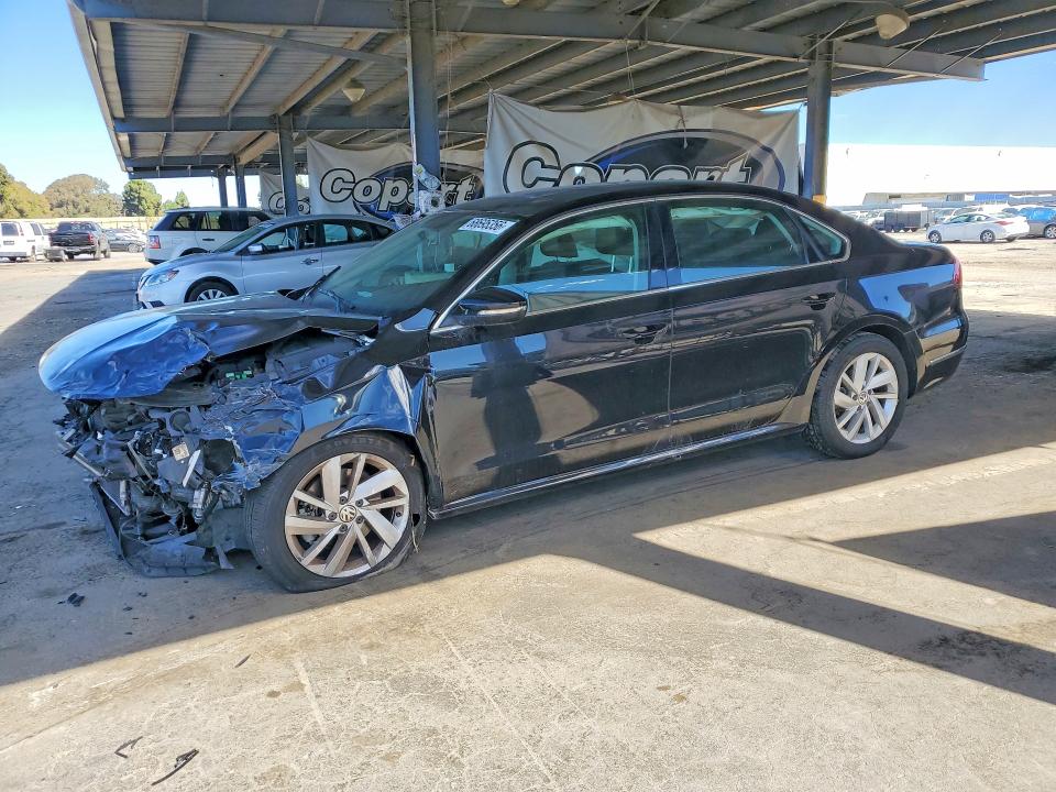 2018 Volkswagen Passat მანქანა იყიდება აუქციონზე, vin: 1VWBA7A37JC025868, აუქციონის ნომერი: 68695356