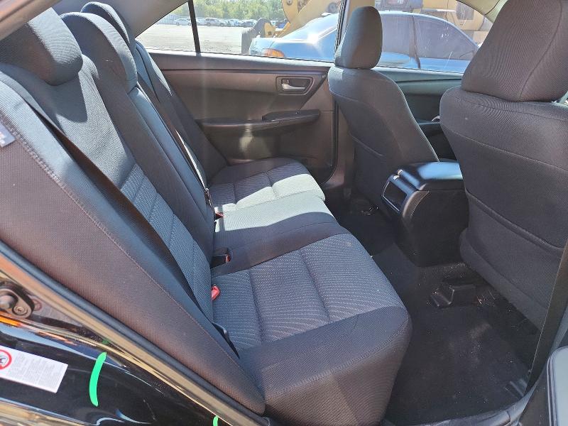 68731806 :رقم المزاد ، 4T1BF1FK6FU994429 vin ، 2015 Toyota Camry مزاد بيع