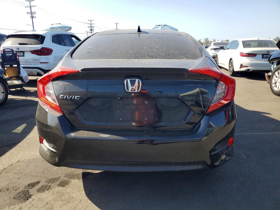 Продажа на аукционе авто 2018 Honda Civic, vin: 2HGFC1F32JH640962, номер лота: 71405096