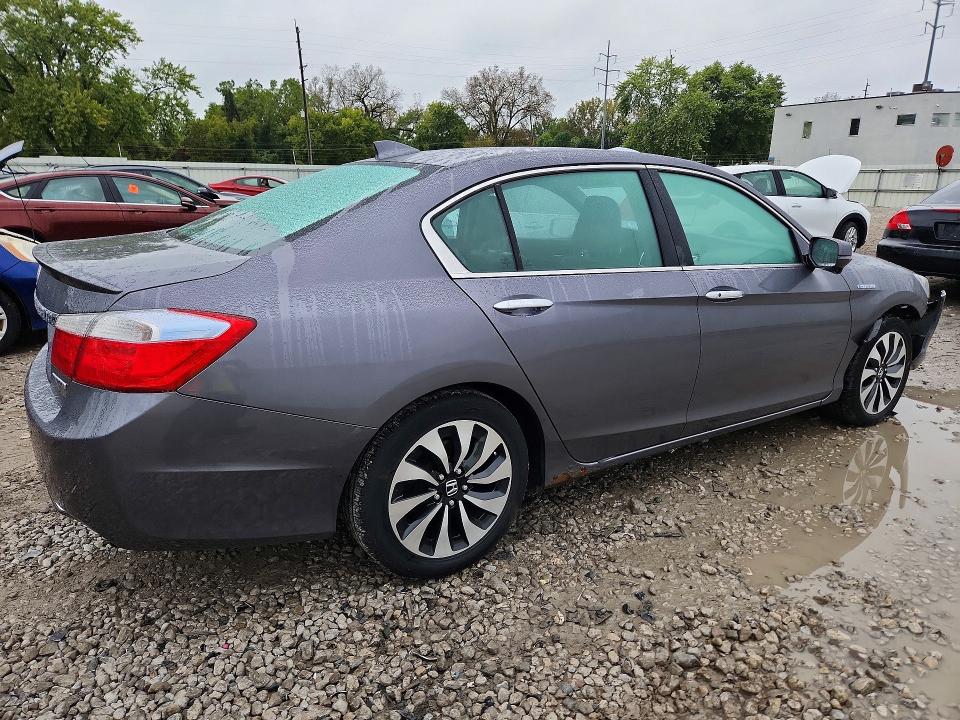 70228666 :رقم المزاد ، 1HGCR6F50FA002683 vin ، 2015 Honda Accord مزاد بيع