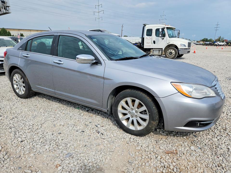 69380546 :رقم المزاد ، 1C3CCBCG9DN555583 vin ، 2013 Chrysler 200 مزاد بيع