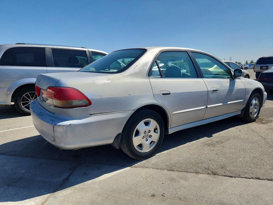 69982106 :رقم المزاد ، 1HGCG16591A012789 vin ، 2001 Honda Accord مزاد بيع