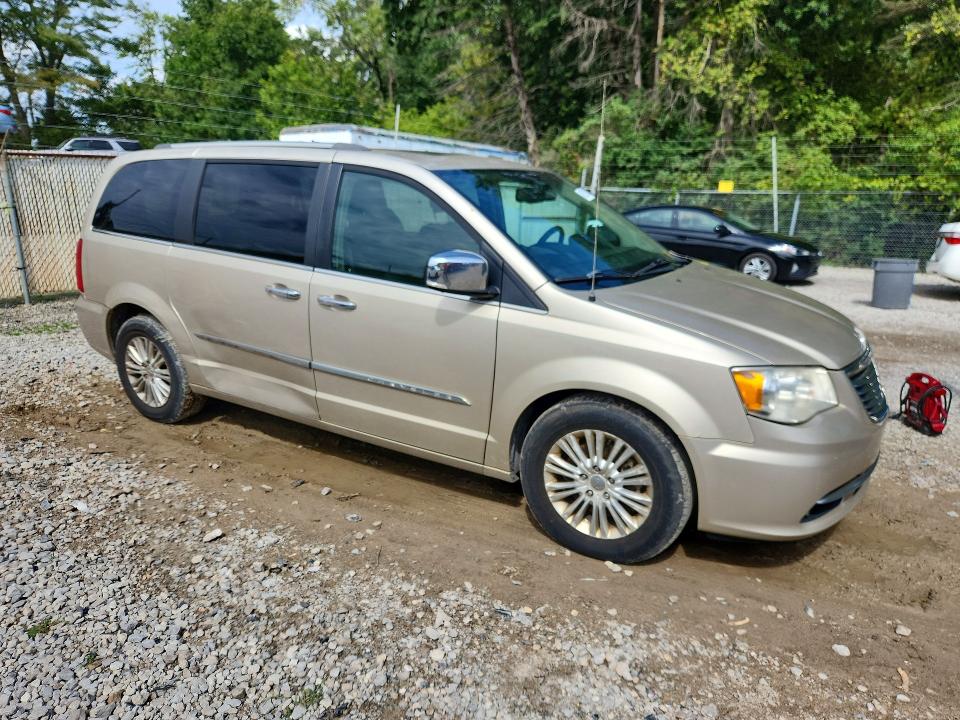 68220126 :رقم المزاد ، 2C4RC1GG7ER464214 vin ، 2014 Chrysler Town & Country مزاد بيع