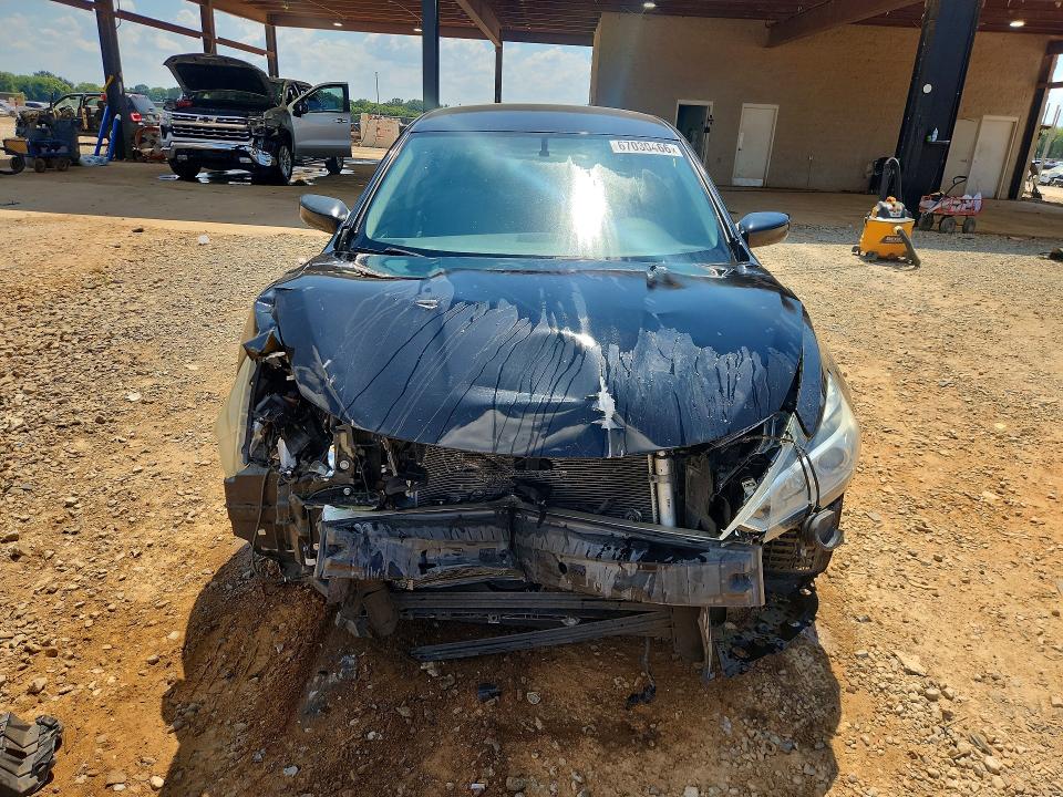 2017 Nissan Altima მანქანა იყიდება აუქციონზე, vin: 1N4AL3AP6HC477606, აუქციონის ნომერი: 67030466