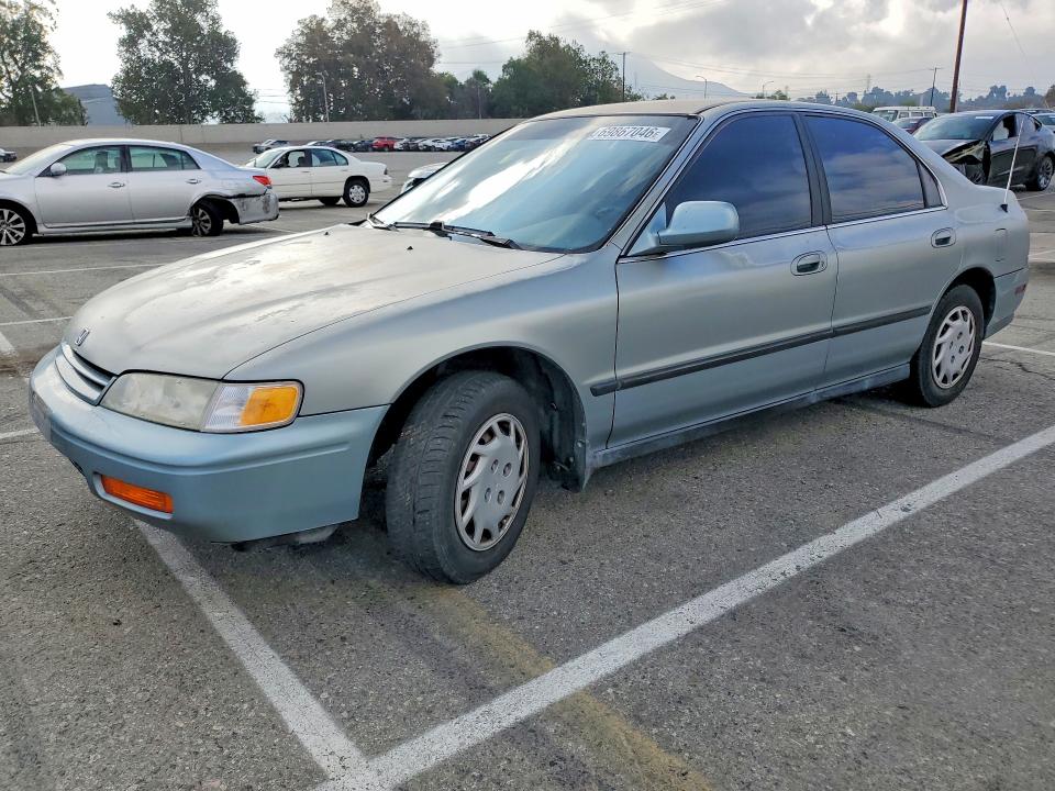69867046 :رقم المزاد ، JHMCD5639RC015915 vin ، 1994 Honda Accord مزاد بيع