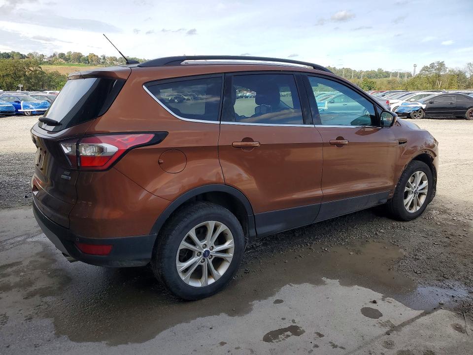 70992186 :رقم المزاد ، 1FMCU9G91HUB98307 vin ، 2017 Ford Escape مزاد بيع