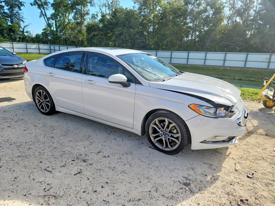 69230736 :رقم المزاد ، 3FA6P0LU2HR393179 vin ، 2017 Ford Fusion مزاد بيع