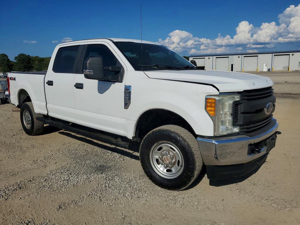 70042796 :رقم المزاد ، 1FT7W2B69HEC00318 vin ، 2017 Ford F250 مزاد بيع