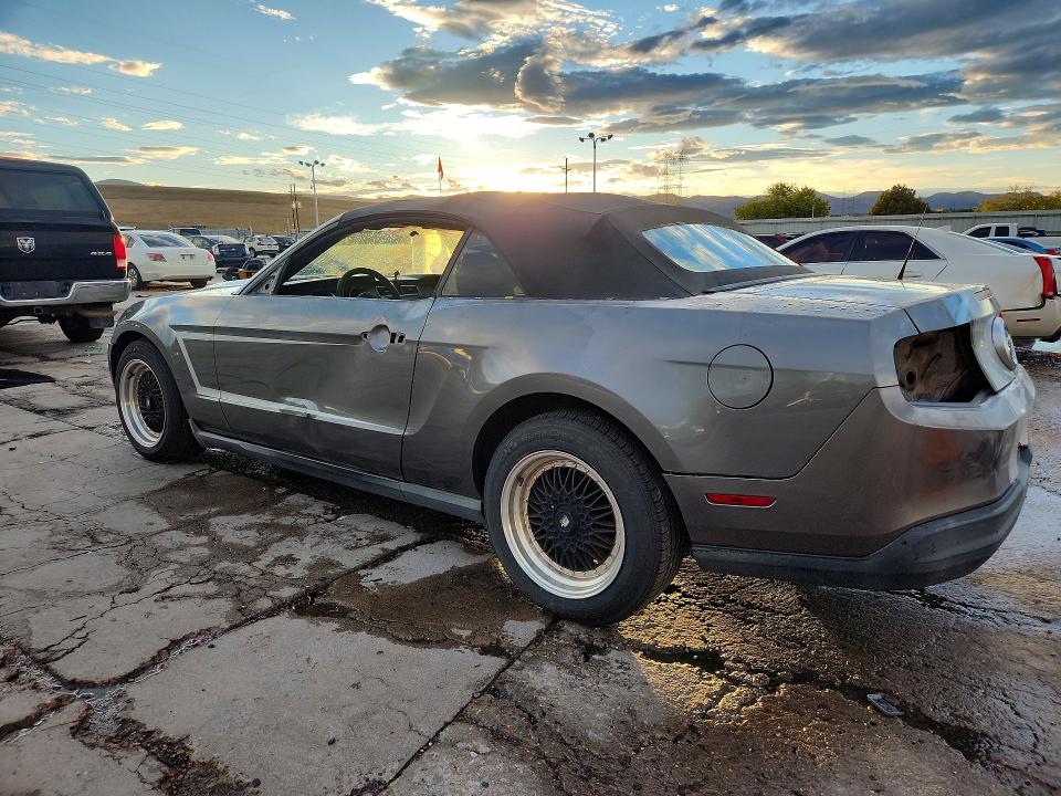 2010 Ford Mustang მანქანა იყიდება აუქციონზე, vin: 1ZVBP8EN4A5124801, აუქციონის ნომერი: 70481836