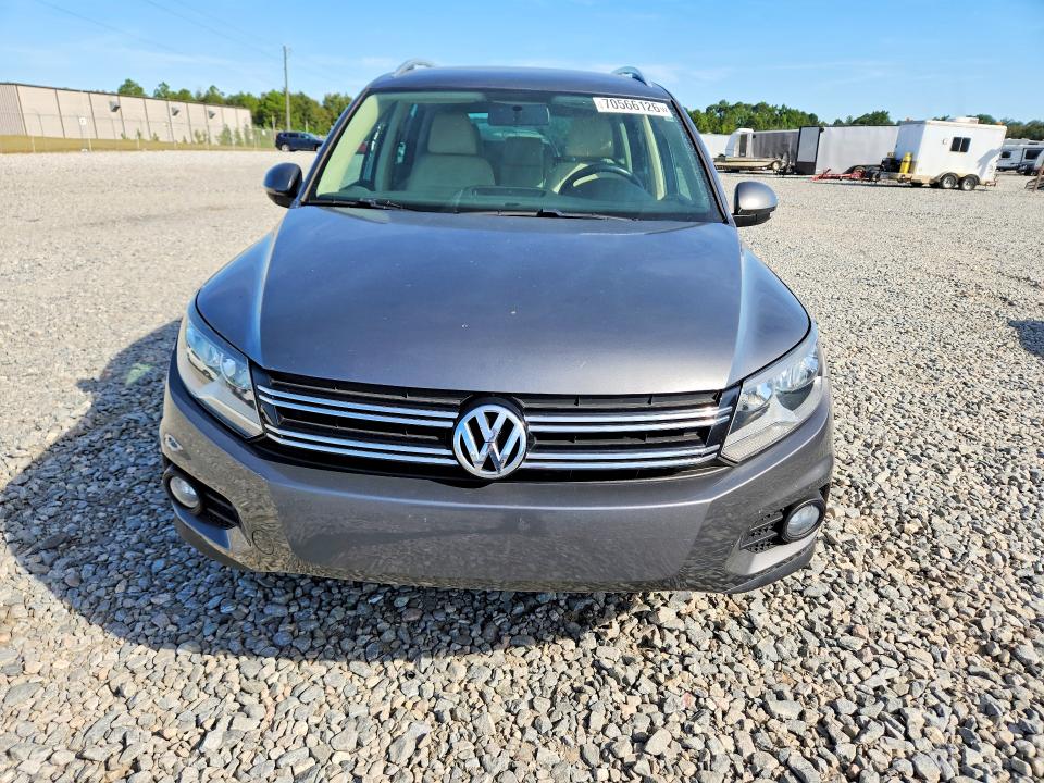 70566126 :رقم المزاد ، WVGAV3AX5EW625416 vin ، 2014 Volkswagen Tiguan مزاد بيع