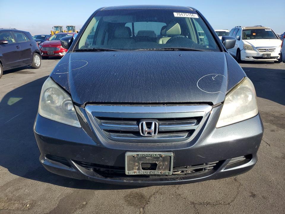 70475156 :رقم المزاد ، 5FNRL38785B115679 vin ، 2005 Honda Odyssey مزاد بيع