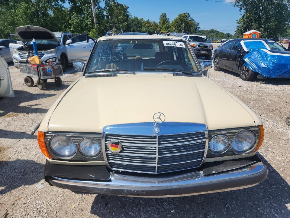 68338776 :رقم المزاد ، WDBAB93C9FF031146 vin ، 1985 Mercedes-benz 300 مزاد بيع
