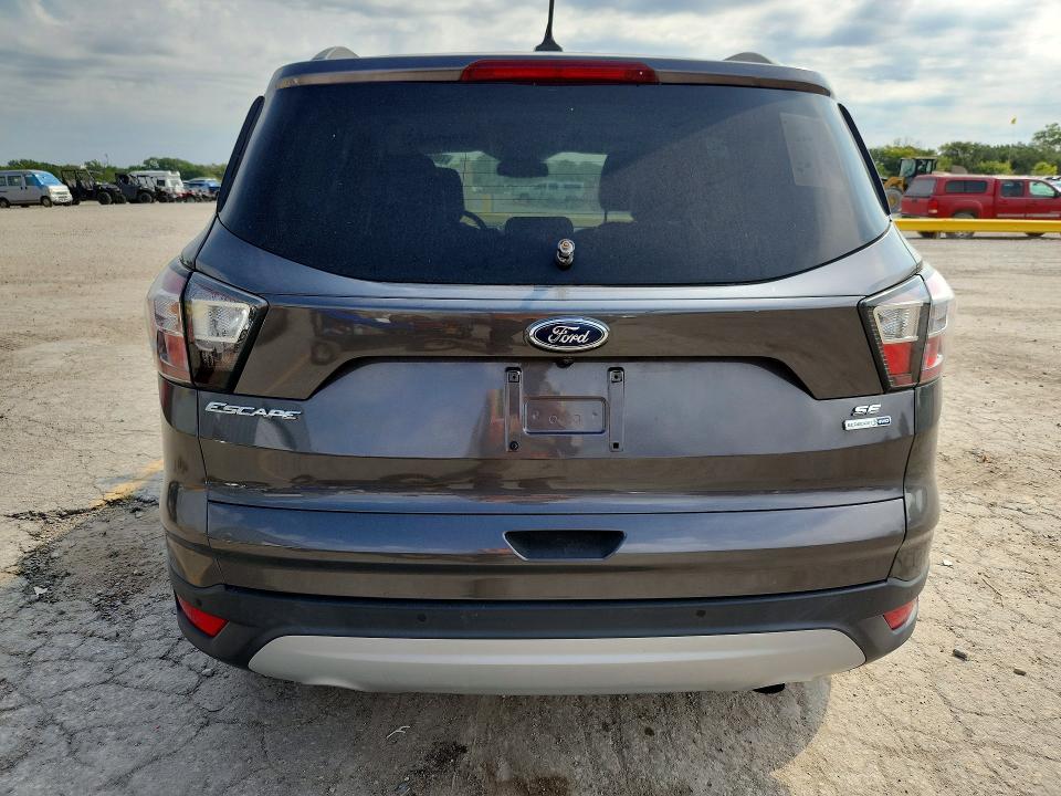 70505156 :رقم المزاد ، 1FMCU9GD6JUC87204 vin ، 2018 Ford Escape مزاد بيع
