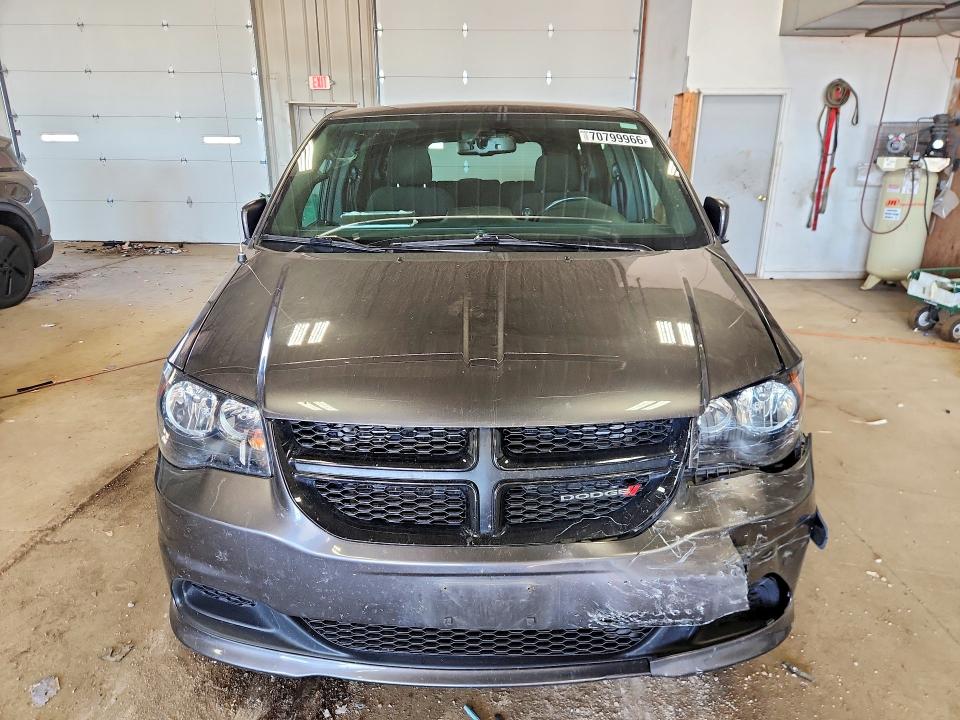 70799966 :رقم المزاد ، 2C4RDGBG6HR856872 vin ، 2017 Dodge Grand Caravan مزاد بيع