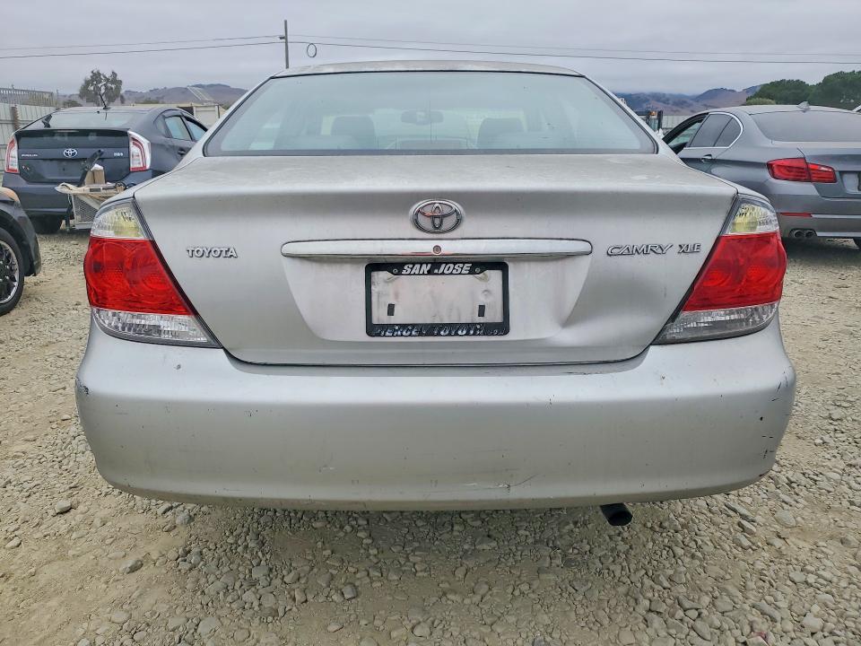 69843036 :رقم المزاد ، 4T1BE30K05U527593 vin ، 2005 Toyota Camry مزاد بيع