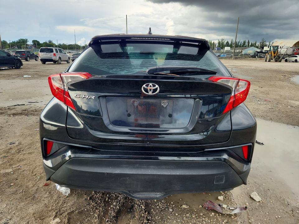 69890506 :رقم المزاد ، NMTKHMBX3JR060001 vin ، 2018 Toyota C-hr مزاد بيع