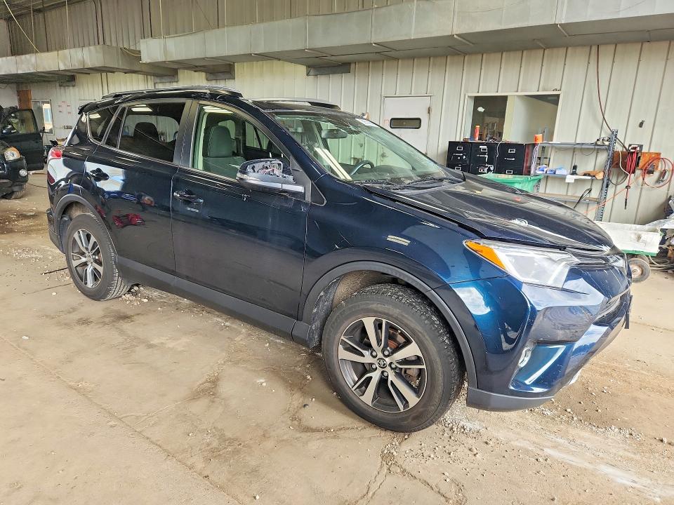 Продажа на аукционе авто 2018 Toyota Rav4, vin: JTMRFREV0JJ178016, номер лота: 68514576