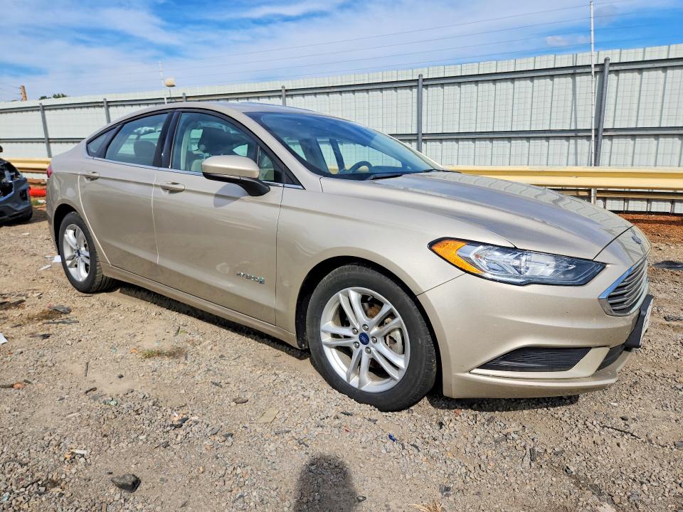 Продаж на аукціоні авто 2018 Ford Fusion, vin: 3FA6P0LU4JR250479, номер лоту: 70184276