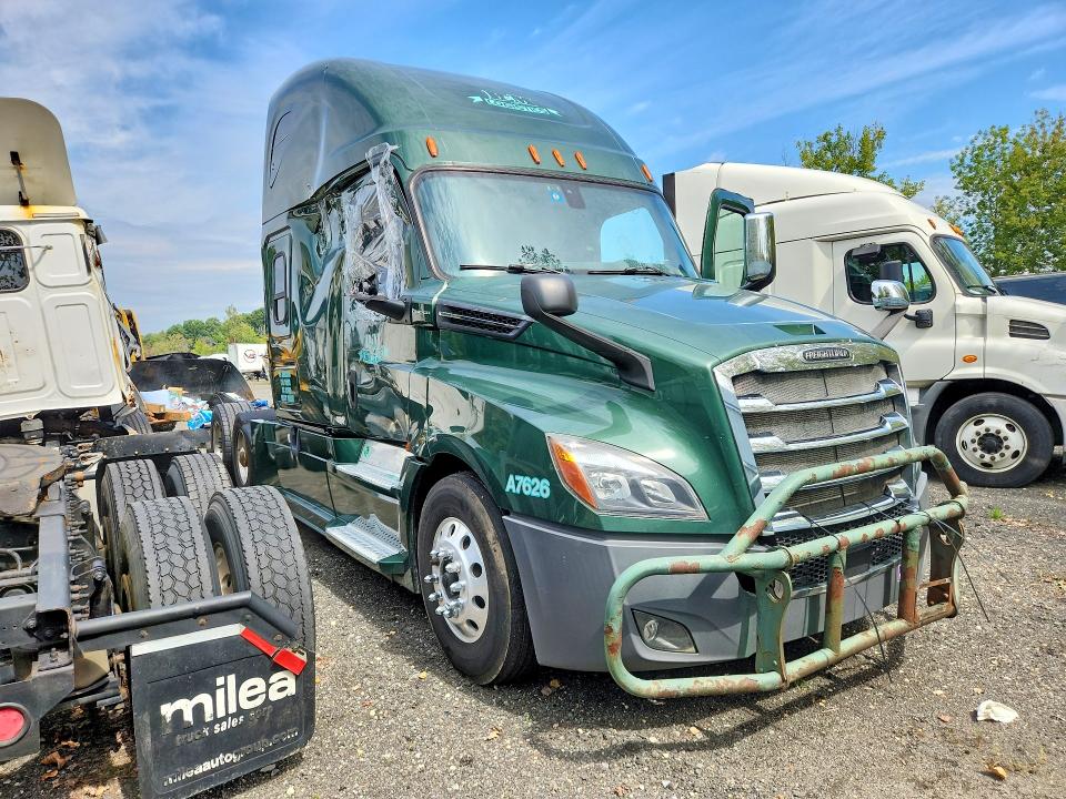 67018786 :رقم المزاد ، 3AKJHHDR7JSHU5624 vin ، 2018 Freightliner Cascadia 126 مزاد بيع