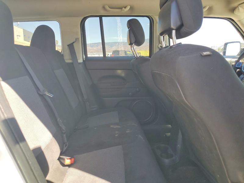 68293636 :رقم المزاد ، 1C4NJPBB3FD250893 vin ، 2015 Jeep Patriot مزاد بيع
