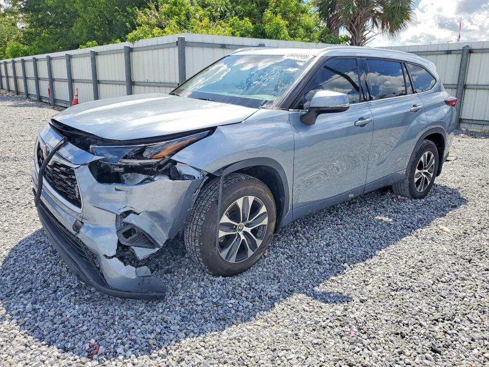 2021 Toyota Highlander მანქანა იყიდება აუქციონზე, vin: 5TDHZRBH7MS125032, აუქციონის ნომერი: 69080906