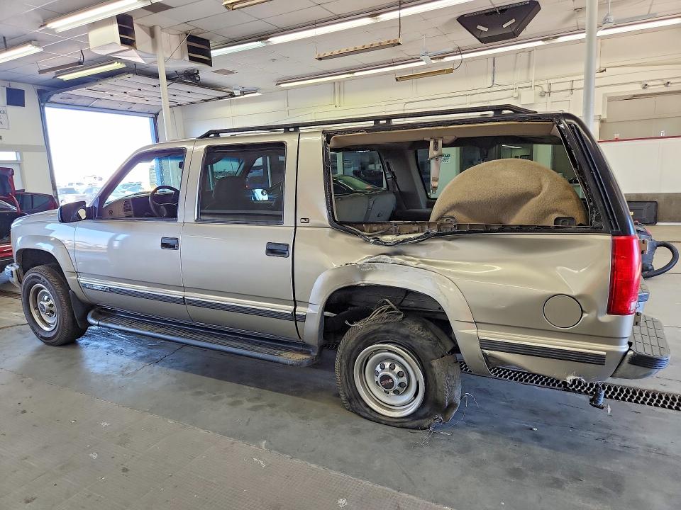 Продажа на аукционе авто 1999 Gmc Suburban, vin: 3GKGK26J5XG527661, номер лота: 70229776