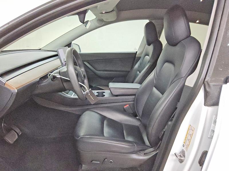 64496186 :رقم المزاد ، 5YJYGDEE8MF123823 vin ، 2021 Tesla Model Y مزاد بيع