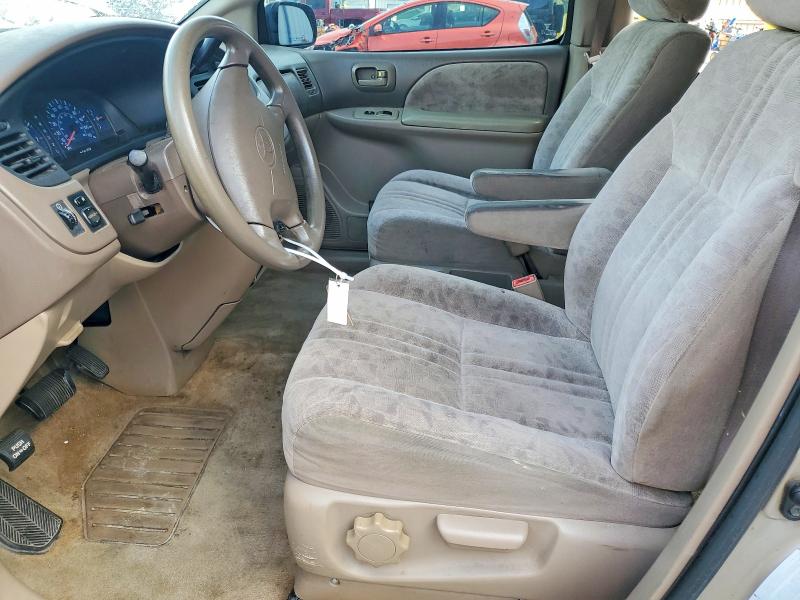 2001 Toyota Sienna მანქანა იყიდება აუქციონზე, vin: 4T3ZF13C61U397938, აუქციონის ნომერი: 70253346
