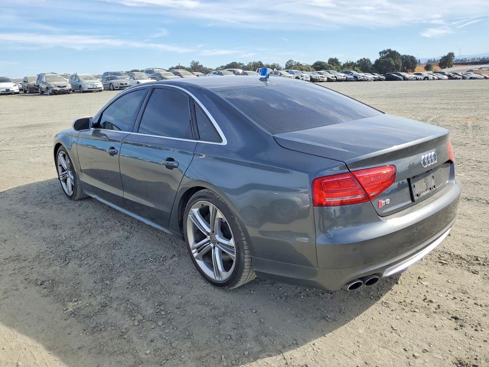 2013 Audi S8 მანქანა იყიდება აუქციონზე, vin: WAUD2AFD3DN015495, აუქციონის ნომერი: 66857636