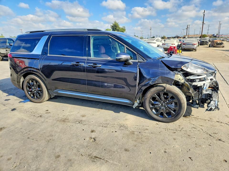 Продажа на аукционе авто 2024 Kia Carnival, vin: KNDNE5H37R6402479, номер лота: 68008696