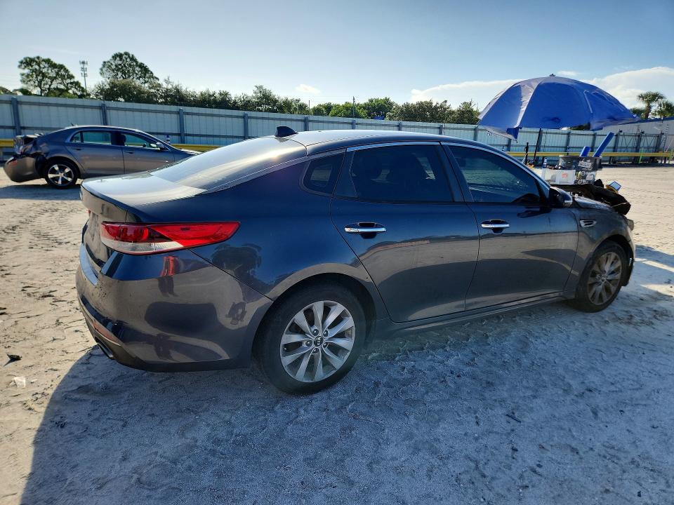 Продажа на аукционе авто 2017 Kia Optima, vin: 5XXGT4L36HG124240, номер лота: 68836916