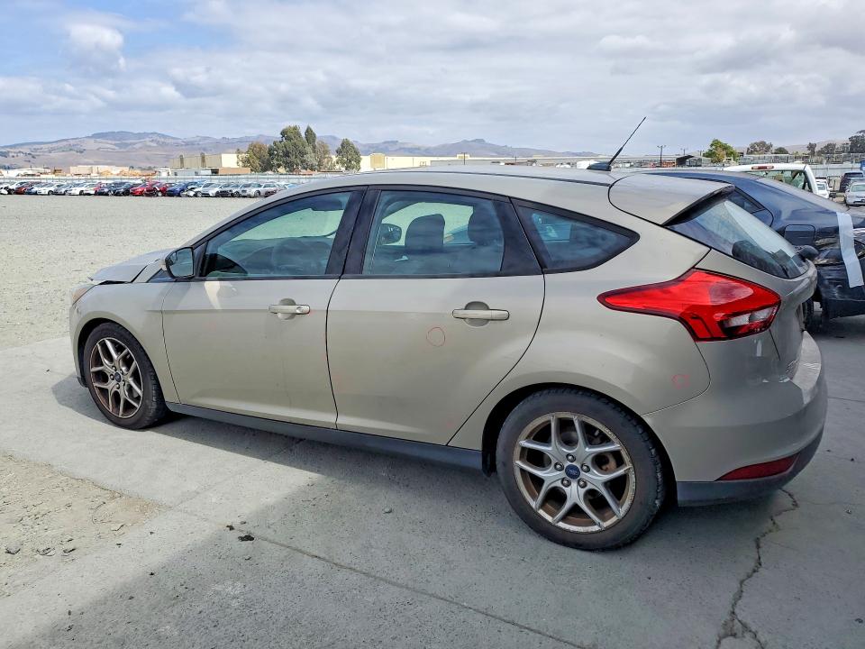 68628746 :رقم المزاد ، 1FADP3K25FL318657 vin ، 2015 Ford Focus مزاد بيع