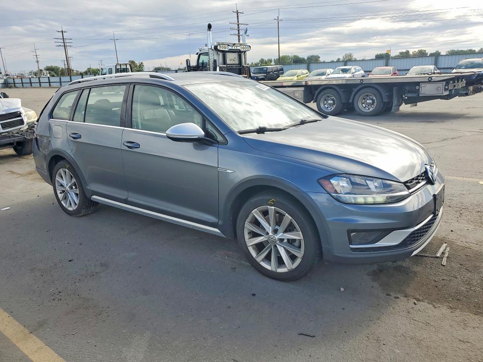 68272146 :رقم المزاد ، 3VWH17AU2JM757648 vin ، 2018 Volkswagen Golf Alltrack مزاد بيع
