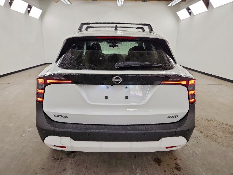 70671406 :رقم المزاد ، 3N8AP6CB7TL438851 vin ، 2026 Nissan Kicks مزاد بيع
