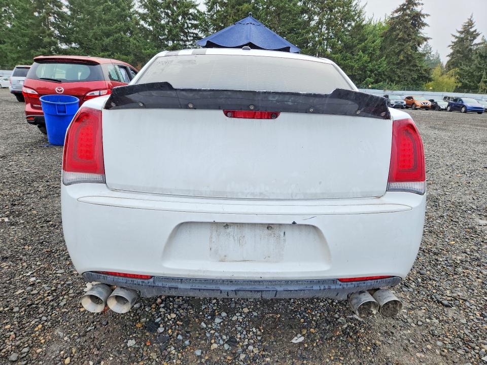 Auction sale of the 2017 Chrysler 300, vin: 2C3CCABG1HH657552        , lot number: 68808066