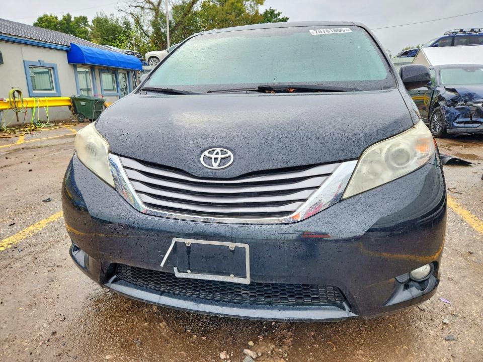 Продажа на аукционе авто 2016 Toyota Sienna, vin: 5TDYK3DC5GS714751, номер лота: 70781806