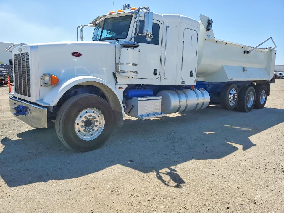 65923896 :رقم المزاد ، 1XPTD49X1BD117136 vin ، 2011 Peterbilt 367 مزاد بيع