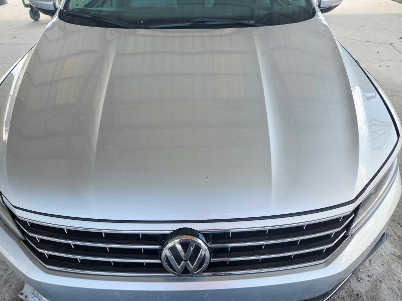 68965926 :رقم المزاد ، 1VWBA7A35JC043740 vin ، 2018 Volkswagen Passat مزاد بيع