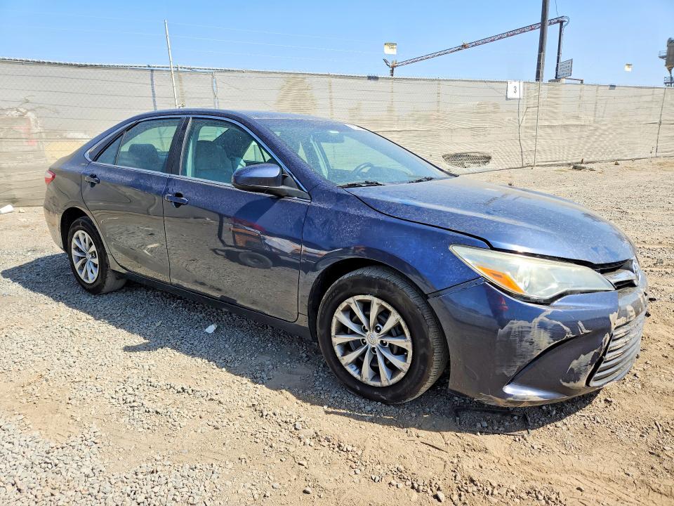 69034456 :رقم المزاد ، 4T4BF1FK8FR514011 vin ، 2015 Toyota Camry مزاد بيع