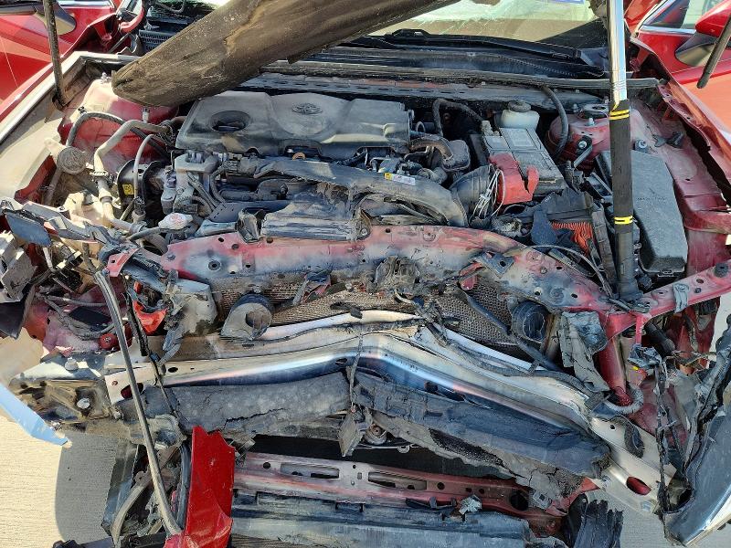 69167146 :رقم المزاد ، 4T1B11HK8KU161446 vin ، 2019 Toyota Camry مزاد بيع