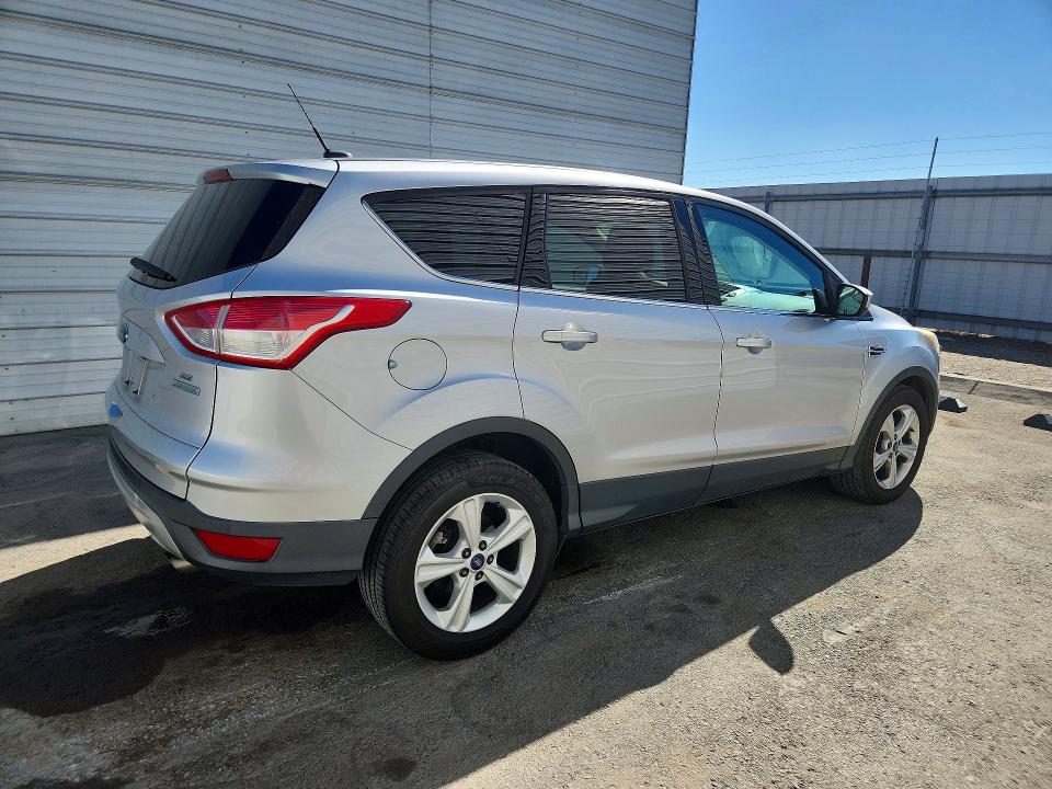 67922756 :رقم المزاد ، 1FMCU0GX3FUB07318 vin ، 2015 Ford Escape مزاد بيع