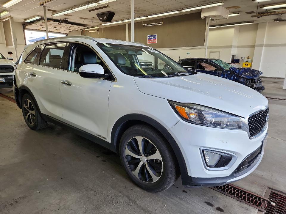 2017 Kia Sorento მანქანა იყიდება აუქციონზე, vin: 5XYPHDA51HG238390, აუქციონის ნომერი: 69746226