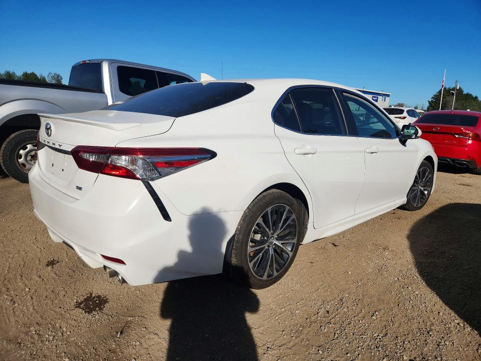 68078196 :رقم المزاد ، 4T1J11AK8LU933449 vin ، 2020 Toyota Camry مزاد بيع