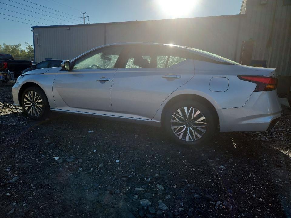 70085186 :رقم المزاد ، 1N4BL4DW1PN342808 vin ، 2023 Nissan Altima مزاد بيع