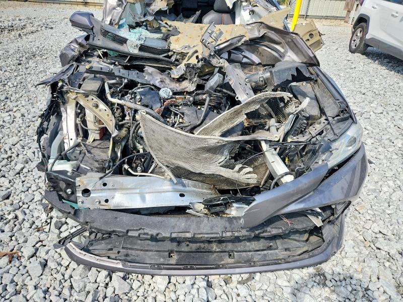 69120676 :رقم المزاد ، 4T1BZ1HK6JU008569 vin ، 2018 Toyota Camry مزاد بيع