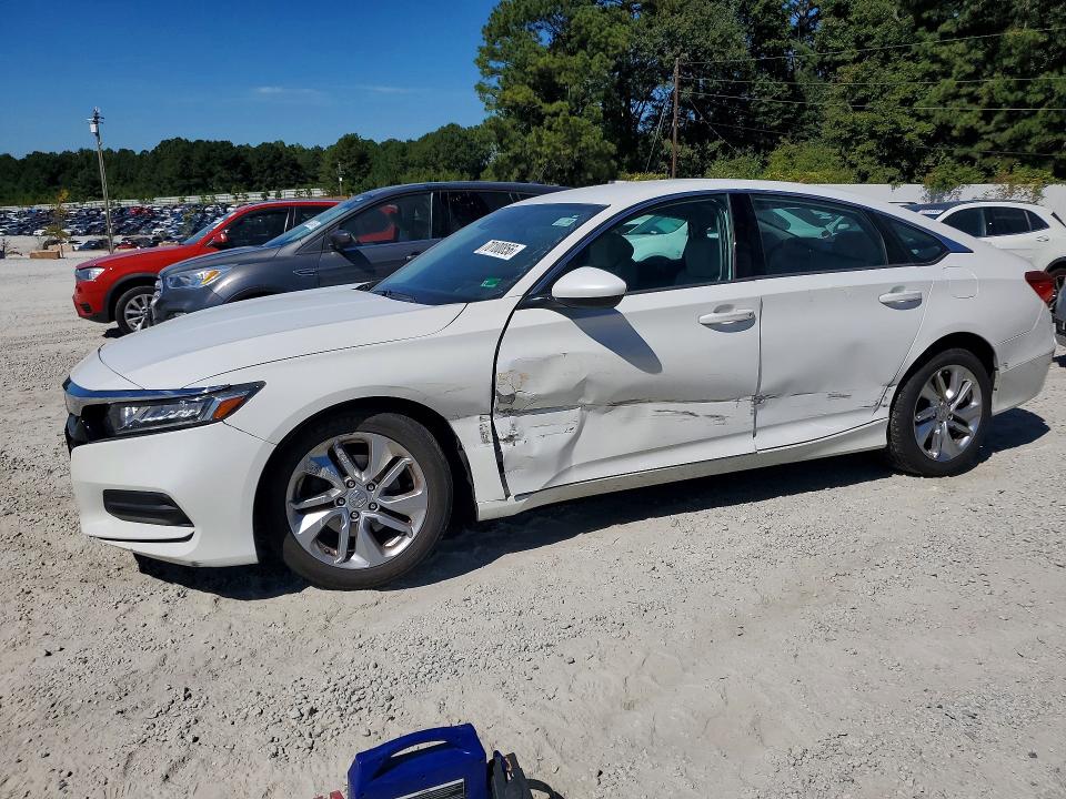 2018 Honda Accord მანქანა იყიდება აუქციონზე, vin: 1HGCV1F10JA111102, აუქციონის ნომერი: 70100856