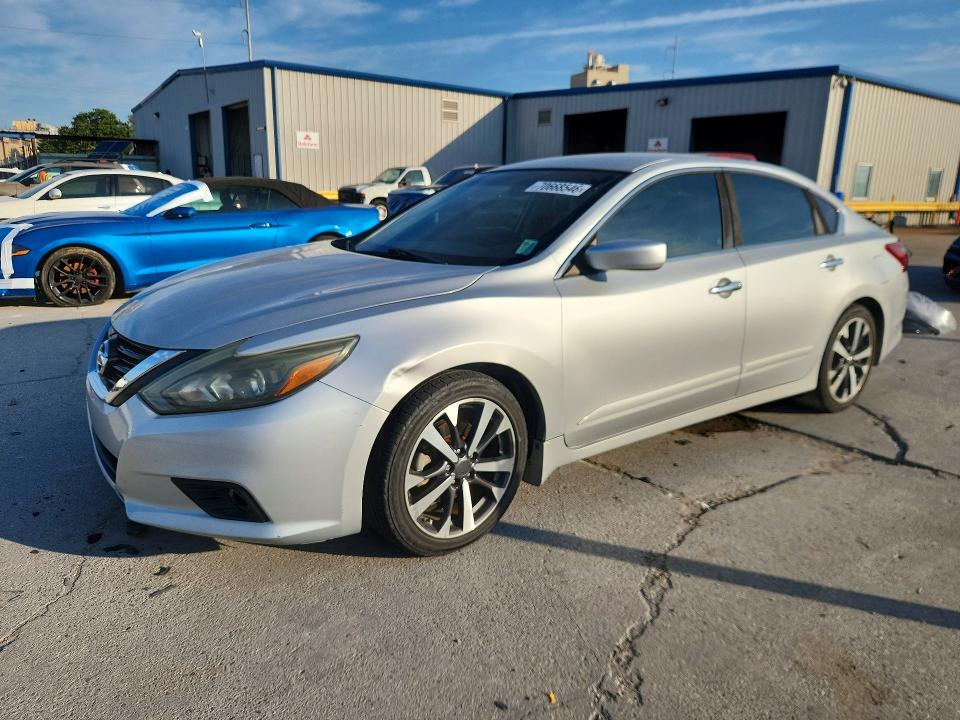 70668546 :رقم المزاد ، 1N4AL3AP2HN316285 vin ، 2017 Nissan Altima مزاد بيع