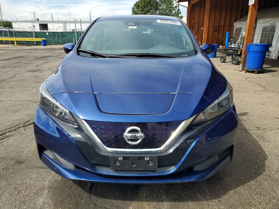 2022 Nissan Leaf მანქანა იყიდება აუქციონზე, vin: 1N4AZ1BV3NC560471, აუქციონის ნომერი: 69201596