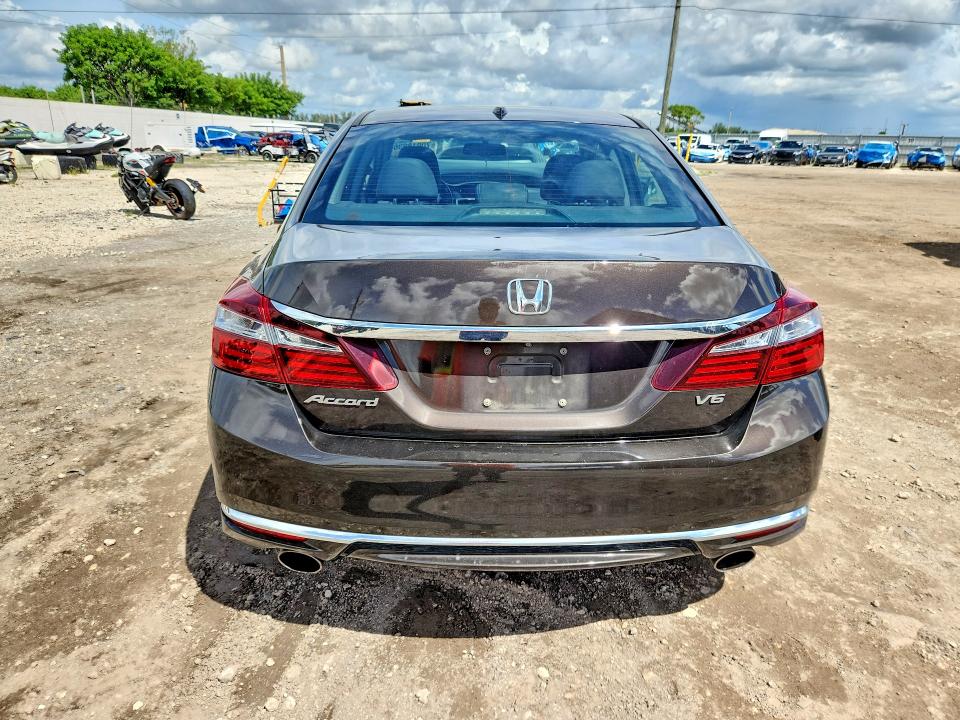 2016 Honda Accord მანქანა იყიდება აუქციონზე, vin: 1HGCR3F88GA003848, აუქციონის ნომერი: 70018936