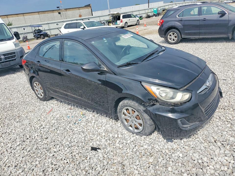 67921206 :رقم المزاد ، KMHCT4AE5DU580426 vin ، 2013 Hyundai Accent مزاد بيع